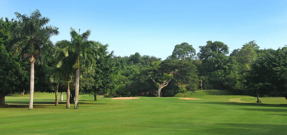 Hole 1 at Caymanas Golf Course